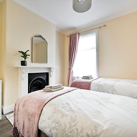 לונדון A Two Bedroom A Stride Away From Meridian Greenwich מראה חיצוני תמונה